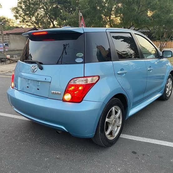 TOYOTA IST