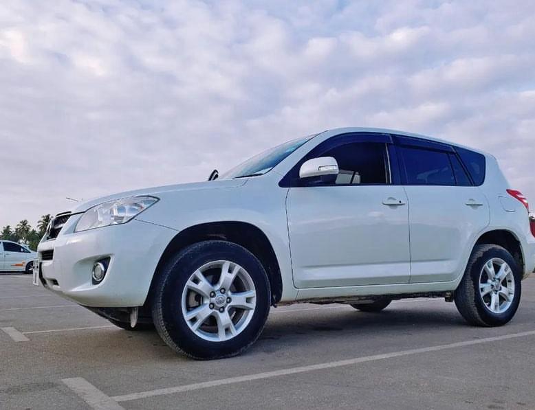 TOYOTA RAV 4