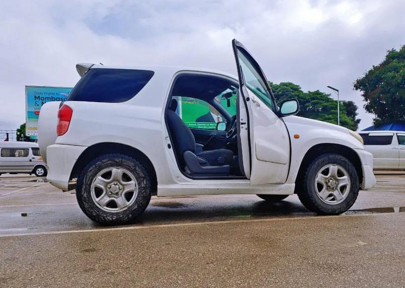 TOYOTA RAV 4 SHORT