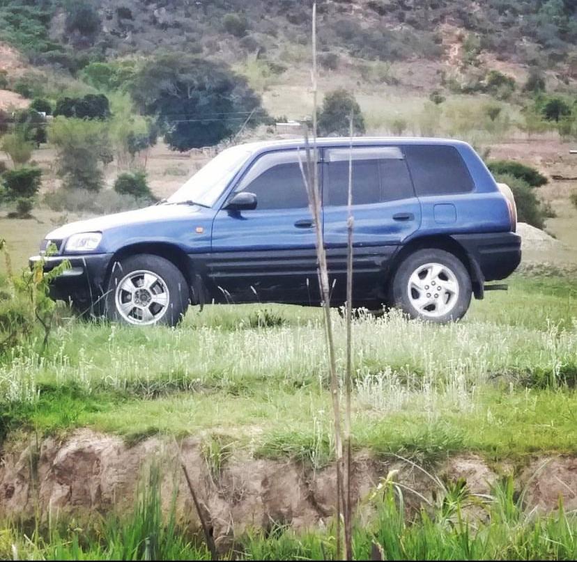 TOYOTA RAV 4